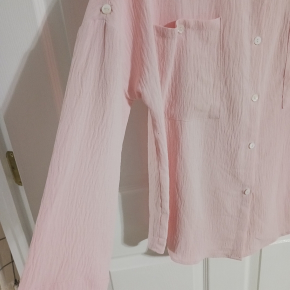 Light pink Cozy Co. by Cozy Casual button front blouse with rolled sleeves size - Picture 4 of 11